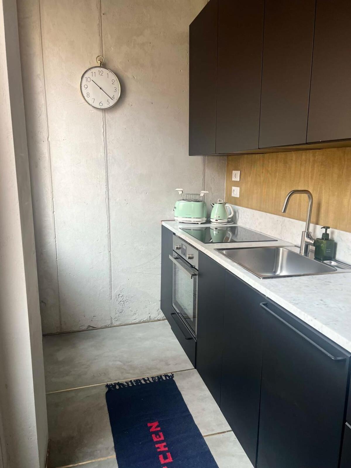 Arts At Station Apartment *